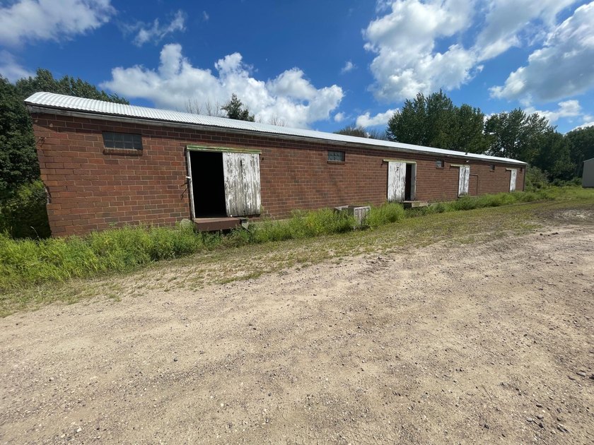 - 3 buildings Total SF: 9,280 SF - Water Street: Gravel, Runs - photo 7