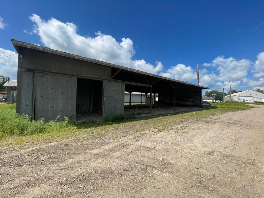 - 3 buildings Total SF: 9,280 SF - Water Street: Gravel, Runs - photo 8