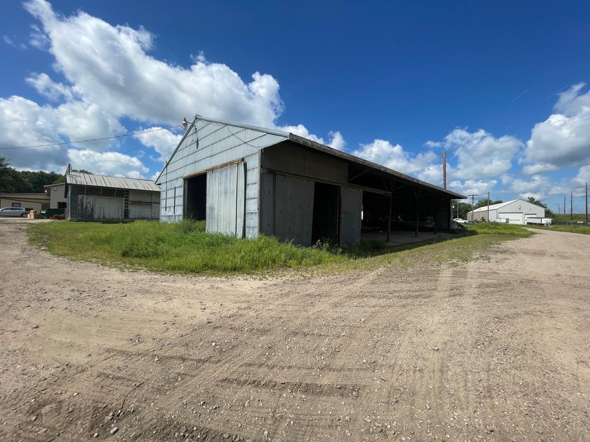 - 3 buildings Total SF: 9,280 SF - Water Street: Gravel, Runs - photo 10
