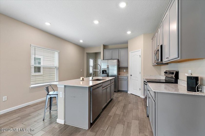 No Money down 100% financing-must qualify Like new home with one - photo 6