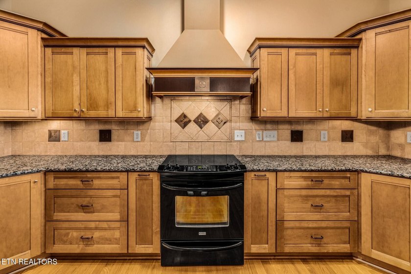 Welcome to Kahite, one of Tellico Village's most sought-after - photo 14
