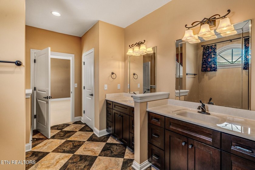 Welcome to Kahite, one of Tellico Village's most sought-after - photo 23