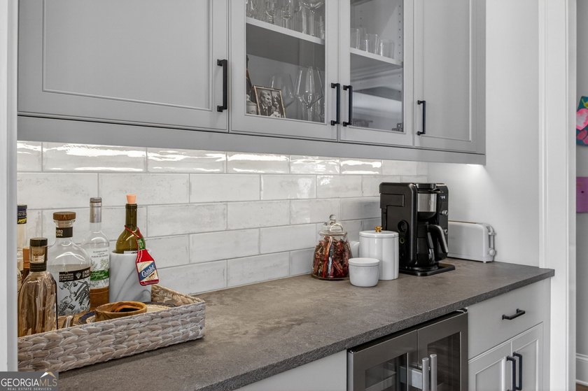 Lake views, low traffic, and luxury finishes in the heart of - photo 4
