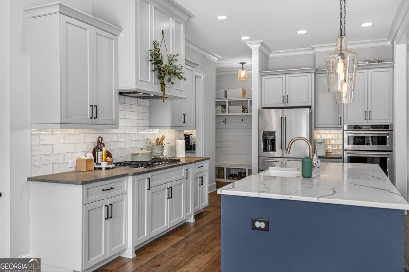 Lake views, low traffic, and luxury finishes in the heart of - photo 5