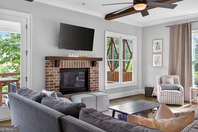Lake views, low traffic, and luxury finishes in the heart of - photo 8