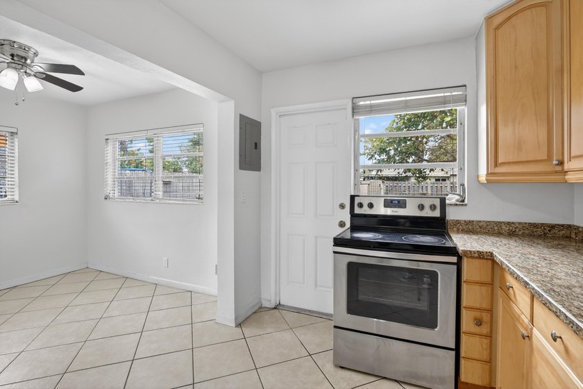 Back on market! Brand new roof completed! Move-in ready 2BR/1BA - photo 11