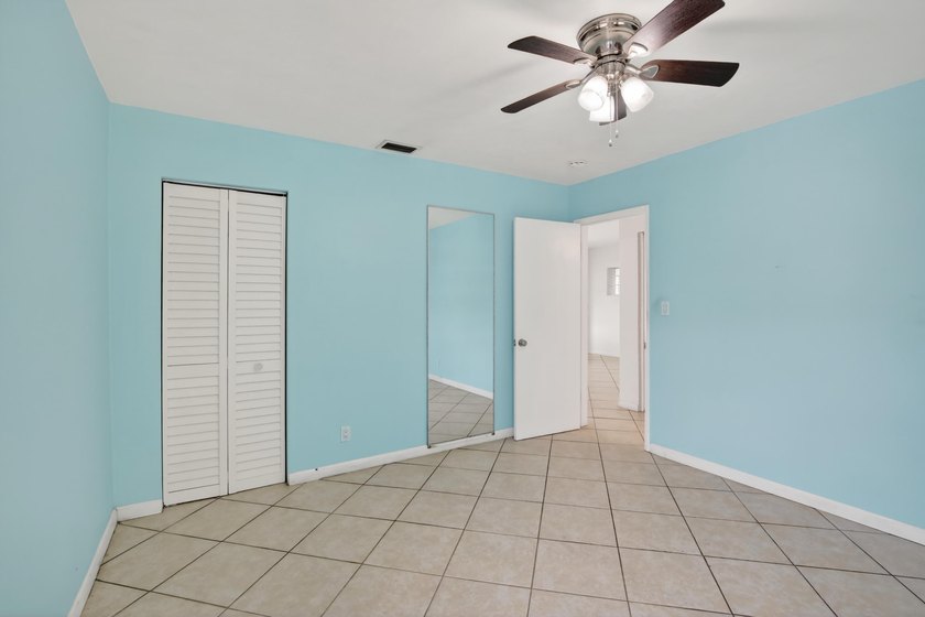 Back on market! Brand new roof completed! Move-in ready 2BR/1BA - photo 20
