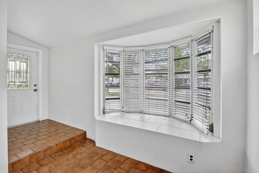 Back on market! Brand new roof completed! Move-in ready 2BR/1BA - photo 32
