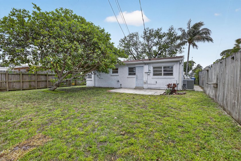 Back on market! Brand new roof completed! Move-in ready 2BR/1BA - photo 38