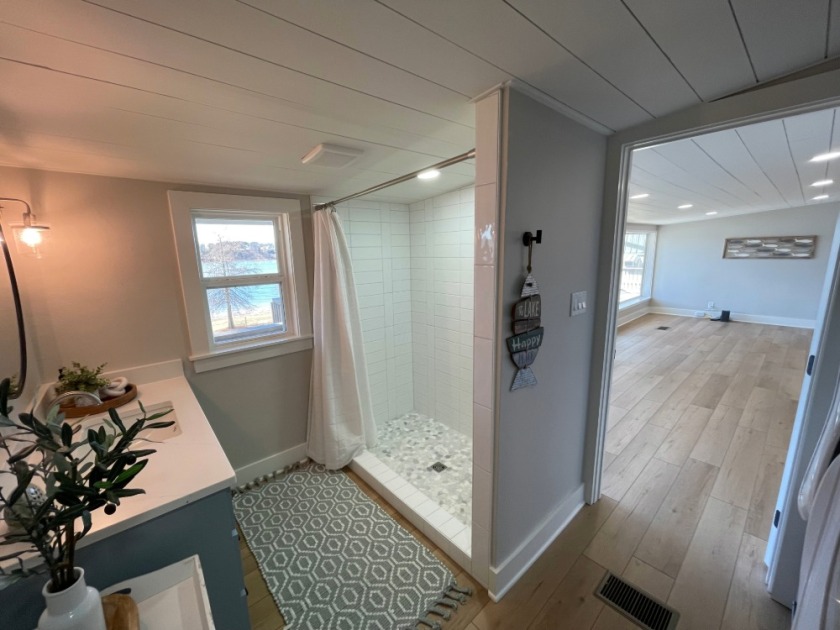 Bathroom - photo 18