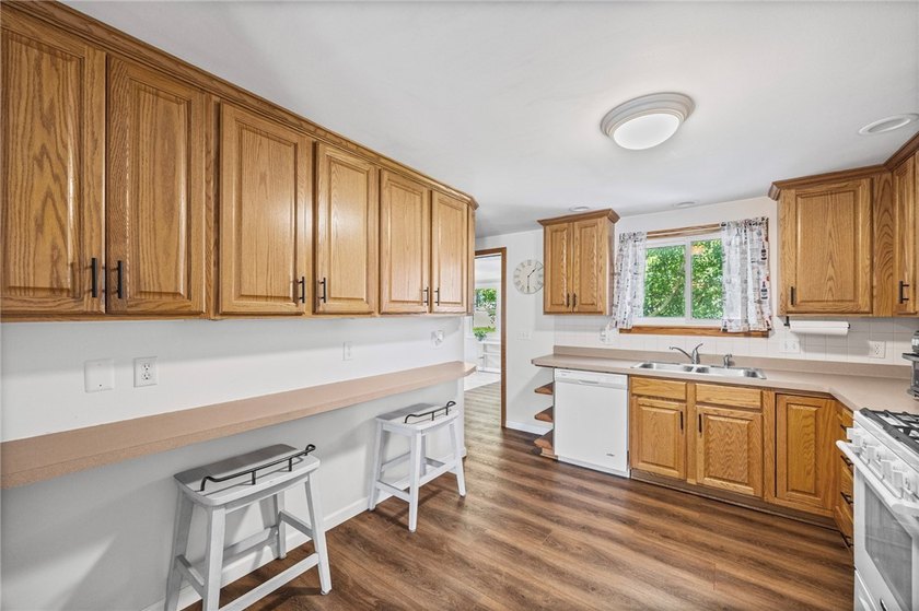 Welcome home to 227 Harvest Drive! This beautifully updated - photo 11