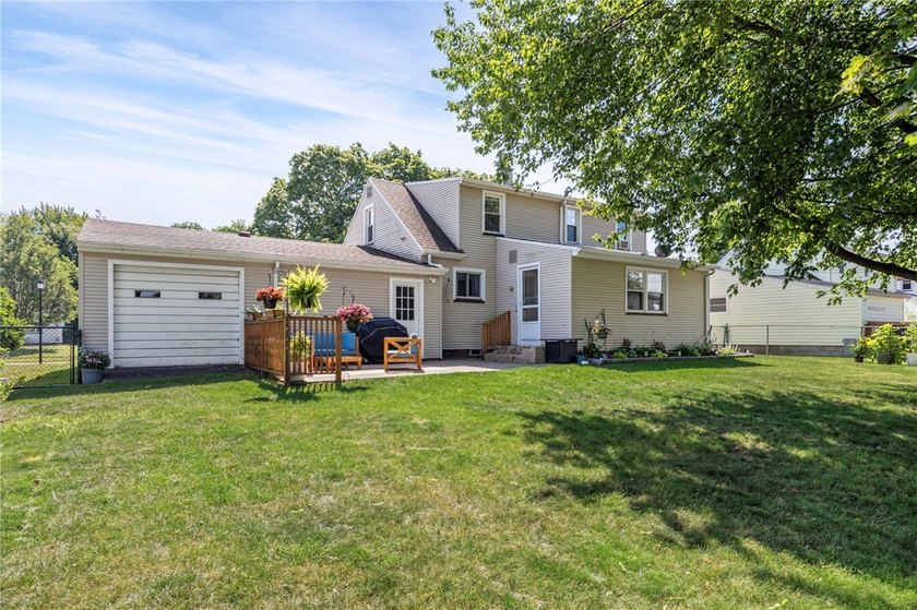 Welcome home to 227 Harvest Drive! This beautifully updated - photo 23