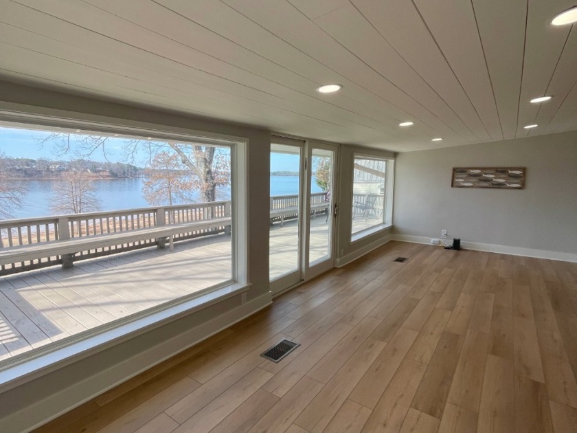 Sunroom, Lake Views - photo 19