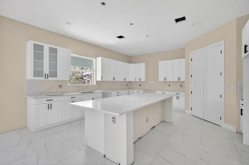 Brand-new construction in Port St. Lucie offering an impressive - photo 11