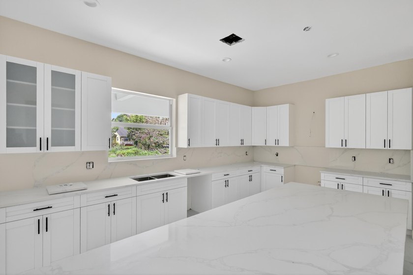Brand-new construction in Port St. Lucie offering an impressive - photo 15