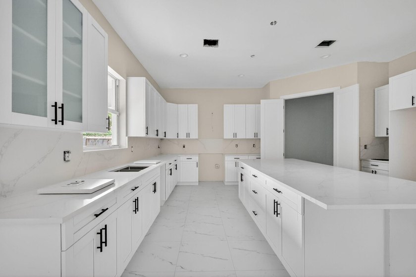 Brand-new construction in Port St. Lucie offering an impressive - photo 16