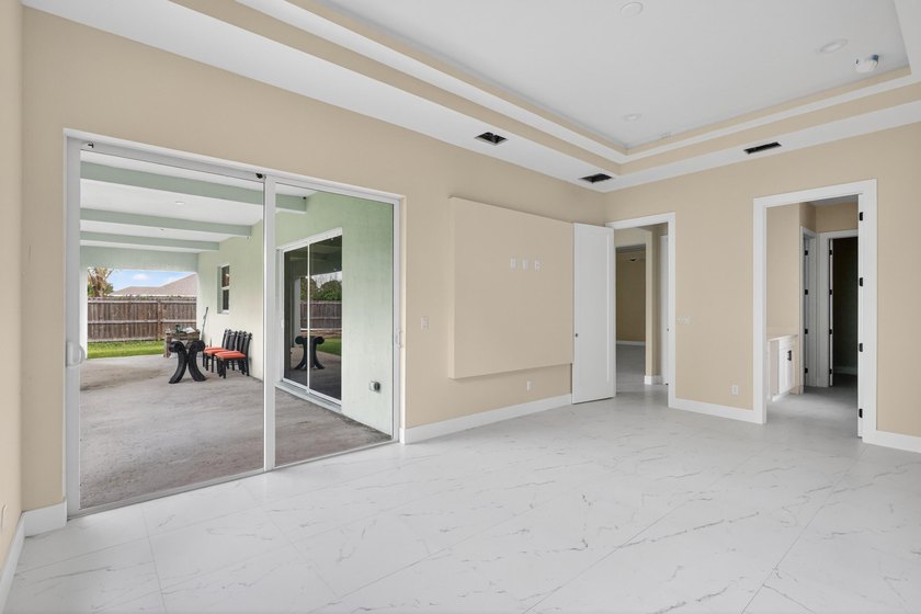 Brand-new construction in Port St. Lucie offering an impressive - photo 17