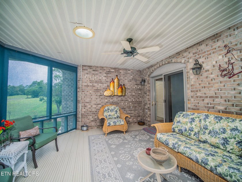Experience Luxury Living at its finest in this exceptional Golf - photo 18