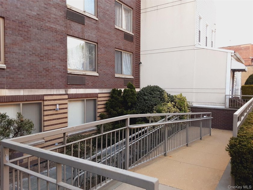 Woodside great location and comfortable modern units, 1-Outdoor - photo 27