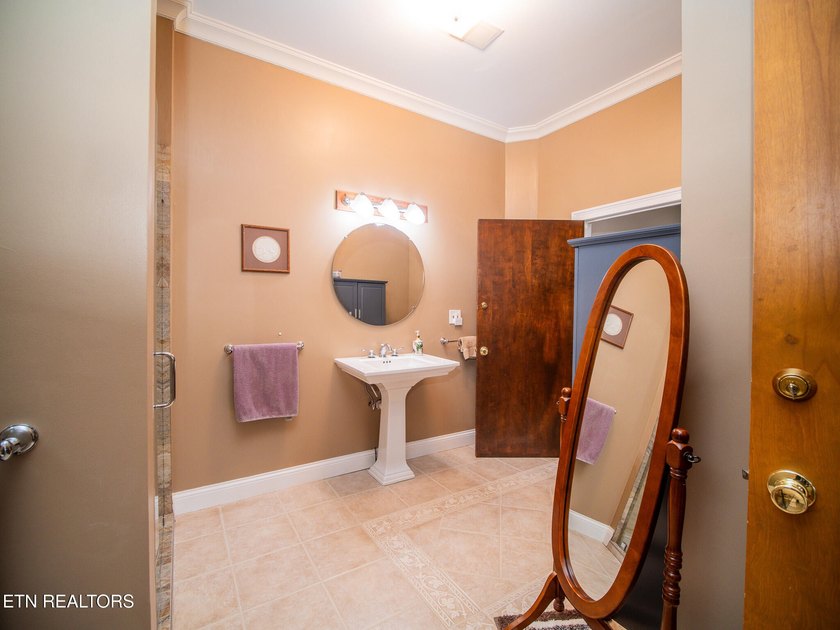 Experience Luxury Living at its finest in this exceptional Golf - photo 50