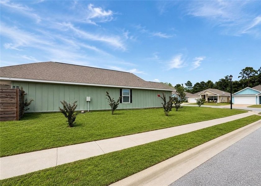 Located in the desirable Kensington Place subdivision, this - photo 4