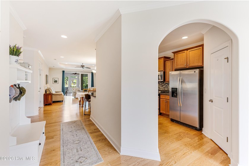 Welcome to easy coastal living in this beautifully designed - photo 5