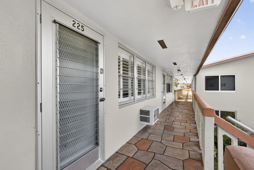 Welcome to your serene retreat in the sought-after Bedford - photo 11