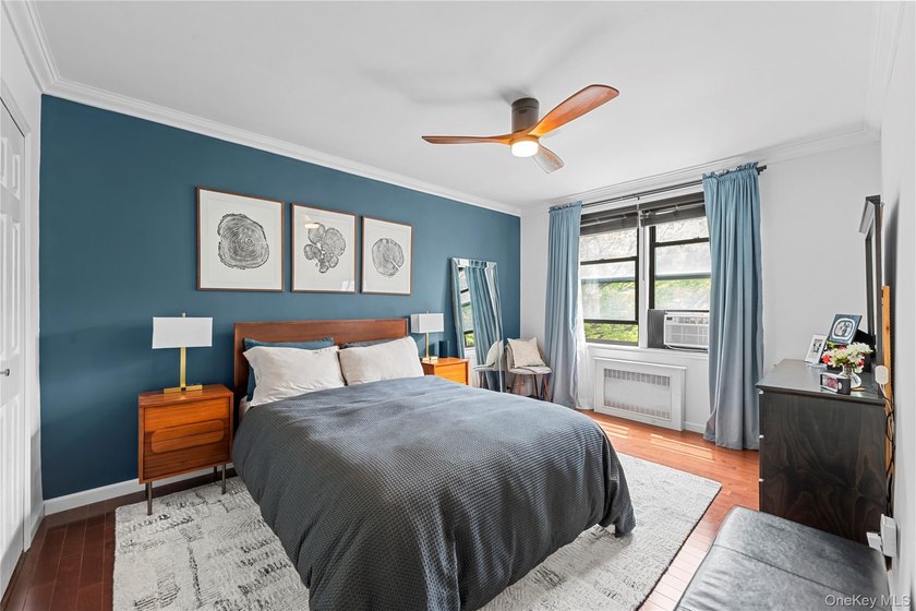 Welcome to this beautifully renovated 3-bedroom co-op nestled in - photo 21