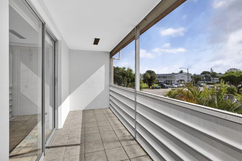 Welcome to your serene retreat in the sought-after Bedford - photo 26