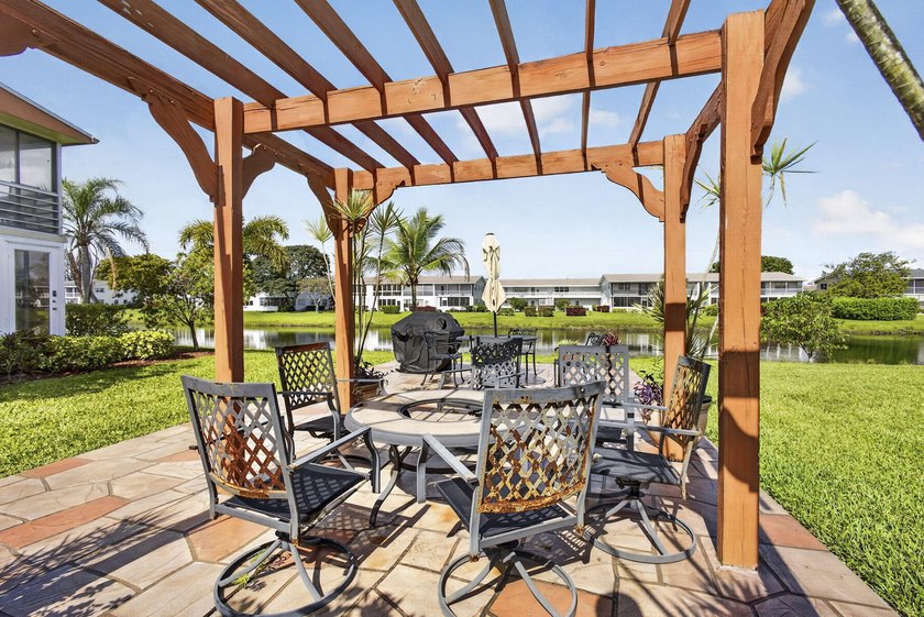 Welcome to your serene retreat in the sought-after Bedford - photo 29