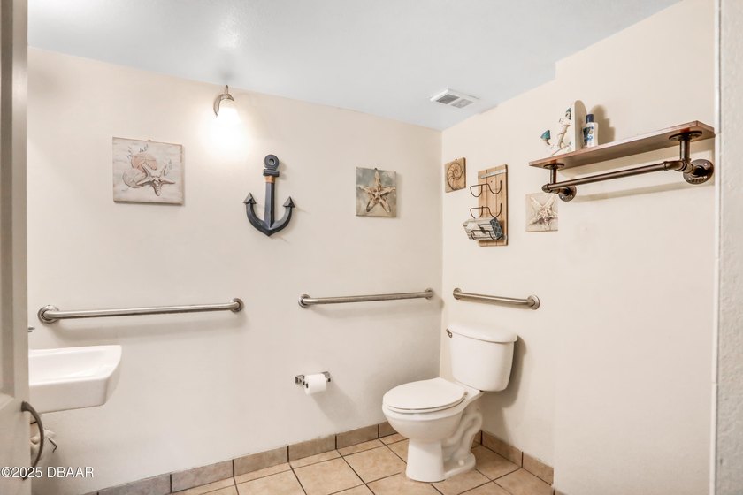 Beautiful handicap accessible ocean view unit at Oceanside Inn! - photo 20