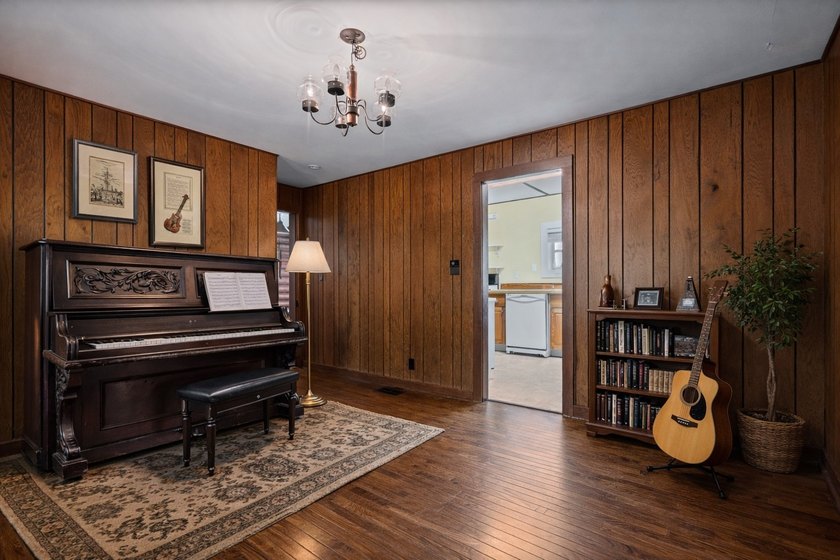 Welcome to *Pine Lodge* - a 1928 historic log cabin in the heart - photo 6