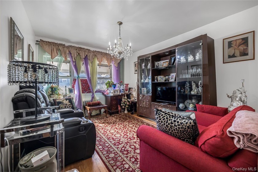 Welcome to this spacious two-family home located in the Edenwald - photo 7
