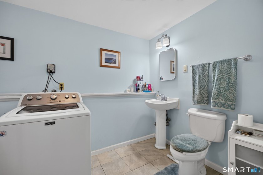 Move right into this beautifully updated Raised Ranch offering 3 - photo 31