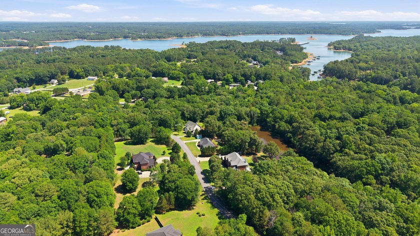 Less than a mile from Hartwell Marina and just minutes from - photo 35