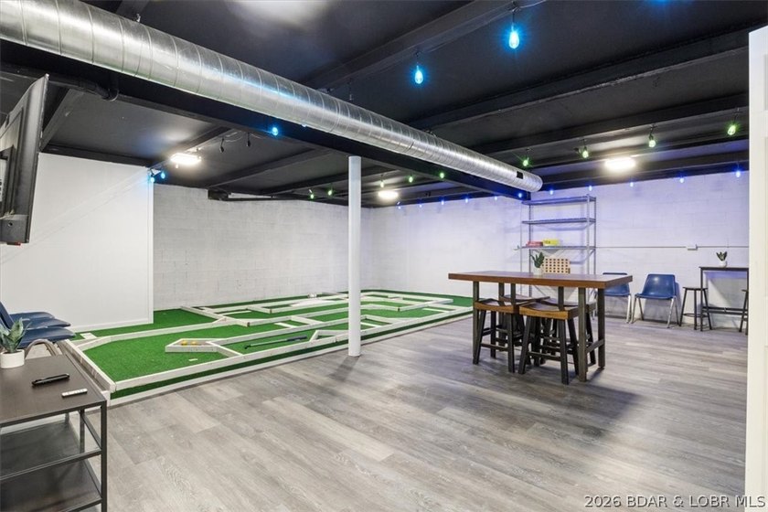 This impressive 6,236 sq ft property has demonstrated strong - photo 27