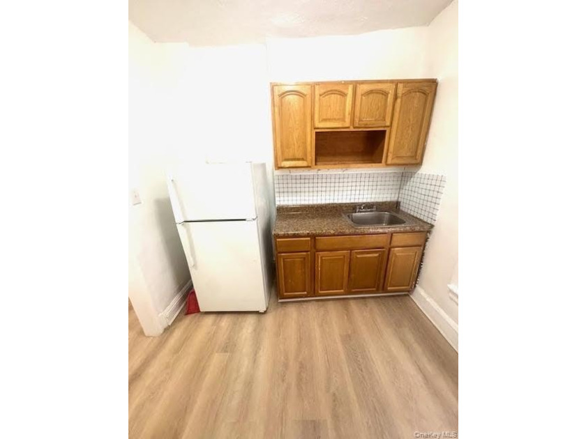 Welcome to 30 Macomb Place! This beautiful 2-bedroom coop in - photo 5