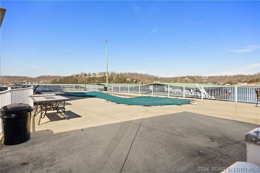 Fully furnished with boat slip &amp; garage. Experience lakefront - photo 20