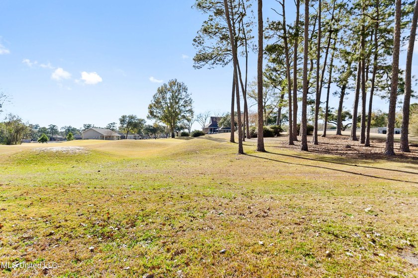 Wow, golf course home on two lots with 367.4 feet on the Pine - photo 20