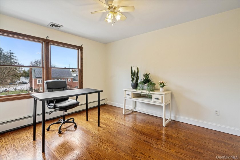 Welcome to your private retreat on a quiet dead-end street in - photo 22