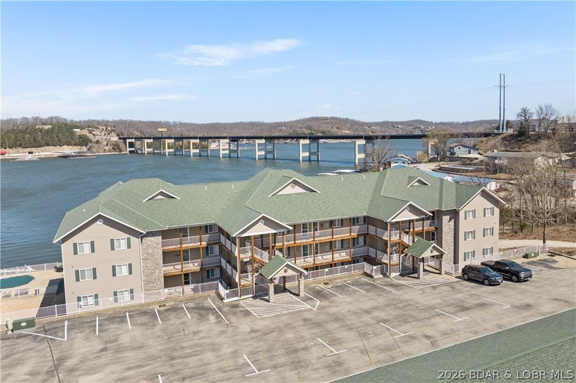 Fully furnished with boat slip &amp; garage. Experience lakefront - photo 30