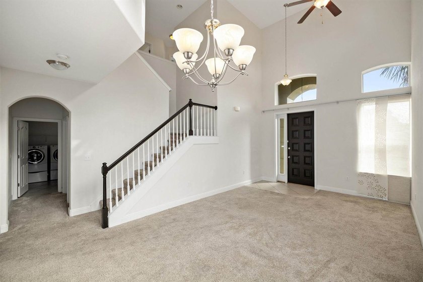 If you're looking for a spacious home with a functional layout - photo 6