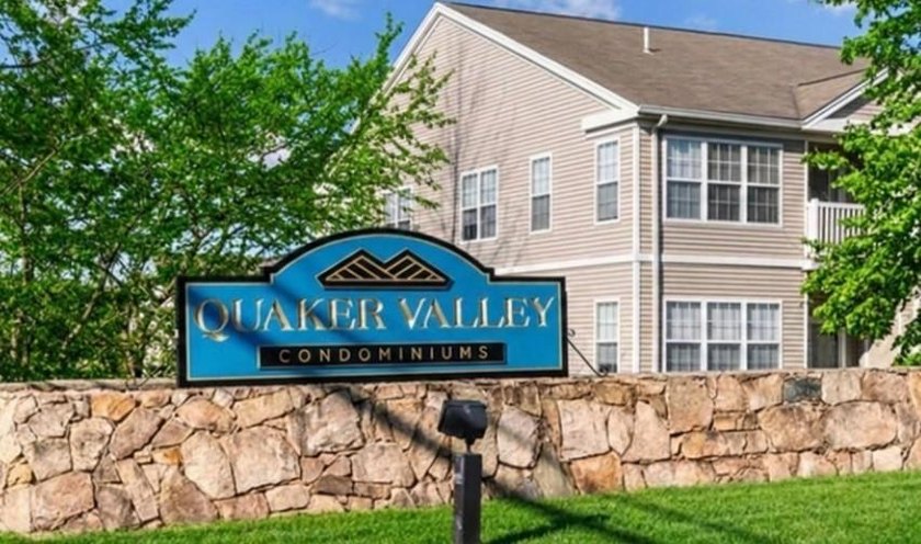 Immaculate move in ready two bed, two bath condo in popular - photo 13