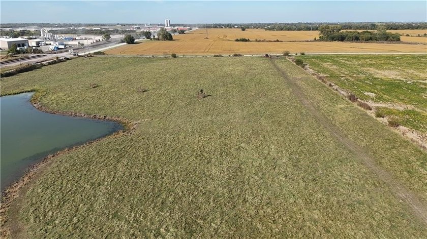Discover an Exceptional Investment Opportunity for development- - photo 4