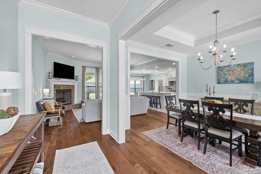 Located in the gated community of Huntington Creek, this - photo 7