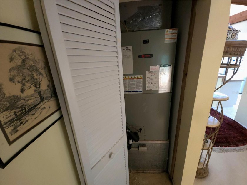 PRICE REDUCTION - Welcome to this spacious 3-bedroom, 2-bath - photo 50