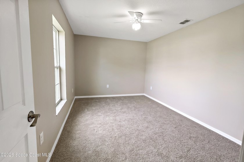 Beautiful home custom built in 2018 with HUGE Master bedroom and - photo 10
