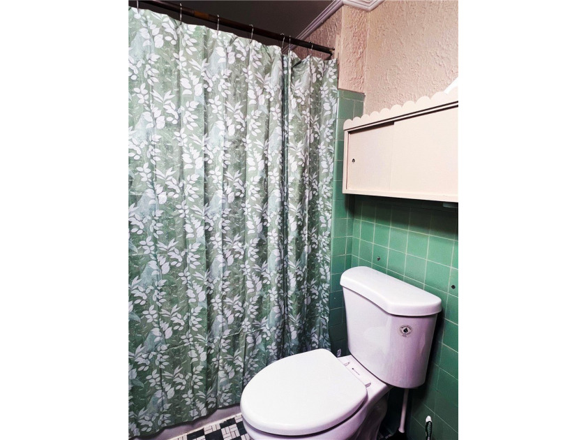 Rare opportunity to own a truly unique Rochester stone home that - photo 8