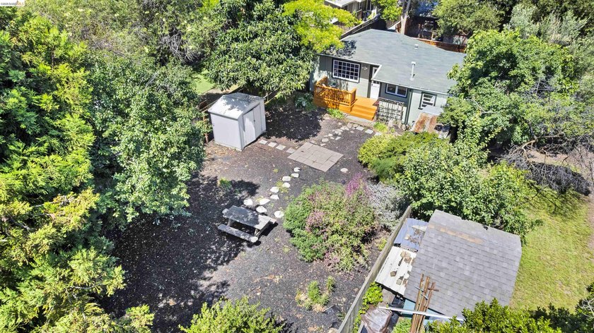 Three structures, four units, one North Oakland parcel between - photo 12