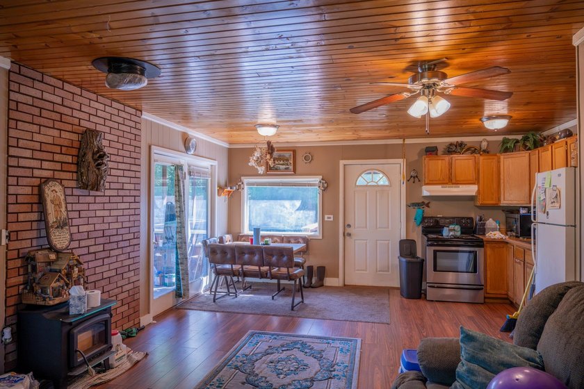 Escape to this charming Lake Front cabin, nestled on 1.7 acres - photo 13